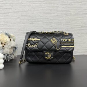CHANEL 限量徽章口蓋