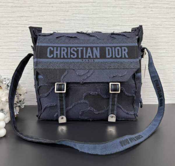 Dior camp老花刺繡郵差包