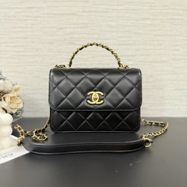 CHANEL 皮穿鍊手柄口蓋