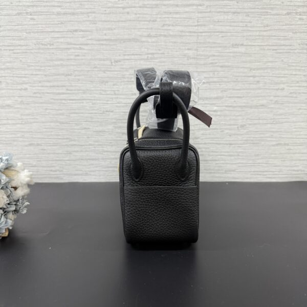 Hermès 全新二代MiniLindy黑銀(22023)：圖片 5