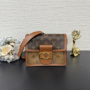 LOUIS VUITTON Dauphine (22586)