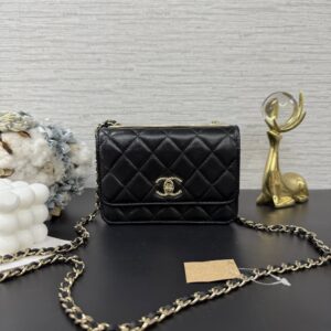 CHANEL trendyCC woc(22651)