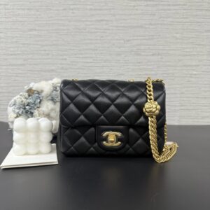 Chanel 全新山茶花方胖黑金