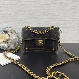 CHANEL 全新牛仔郵差口蓋(23345)