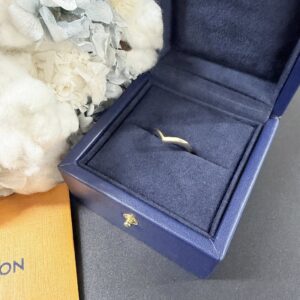 LOUIS VUITTON Diamonds v玫瑰金戒指(23726)