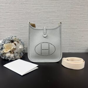 Hermès MINIEvelyne聖杯藍(23524)