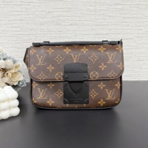 LOUIS VUITTON S Lock sling(21327)