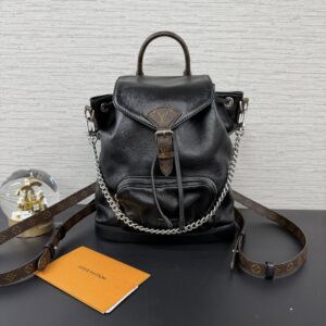 LOUIS VUITTON MONTSOURIS vide 黑武士後背PM(24000)