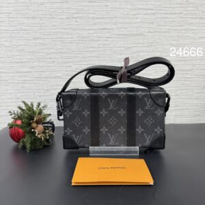 LOUIS VUITTON soft trunk (24666)