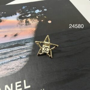 CHANEL 全新五芒星香水瓶胸針(24578)