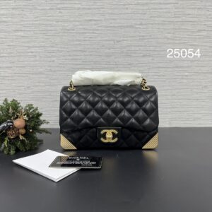 CHANEL 全新浮雕宮廷金屬口蓋 (25054)