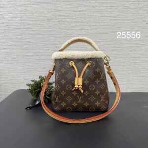 LOUIS VUITTON  NÉONOÉ羊羔毛水桶BB(25556)