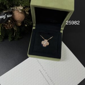 VCA梵克雅寶 全新25年聖誕限定粉貝鑽花項鍊 (25982)