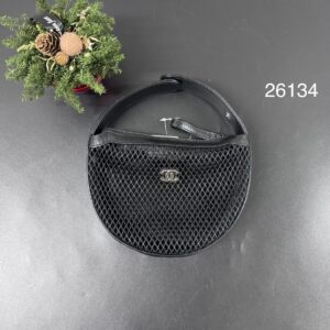 CHANEL 全新25s網兜半月包(26134)