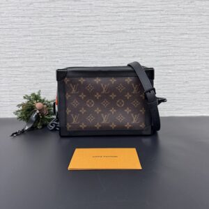 LOUIS VUITTON soft trunk(26484)