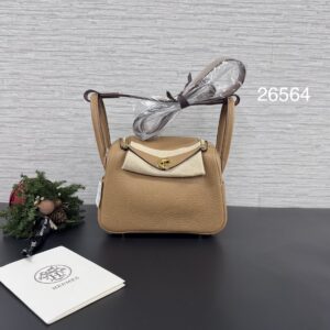 HERMES 全新mini lindy二代餅乾
(26564)