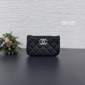 CHANEL 全新黑白logo一字零錢包(26102)