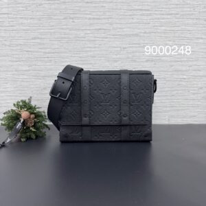 LOUIS VUITTON 黑壓紋Trunk(9000248)
