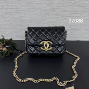CHANEL 23P大logo黑金口蓋包(27088)