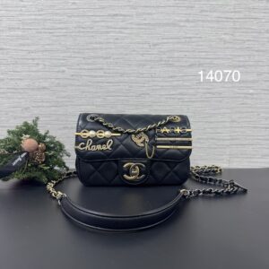 CHANEL 限量徽章大mini(14070)