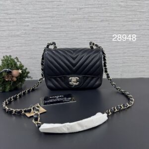 CHANEL 全新山紋黑金方胖(28948)