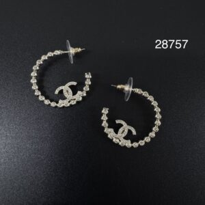 CHANEL 雙 C 水鑽半月耳環(28757)