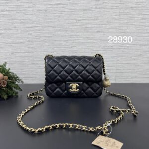 Chanel 全新黑金金球方胖(28930)