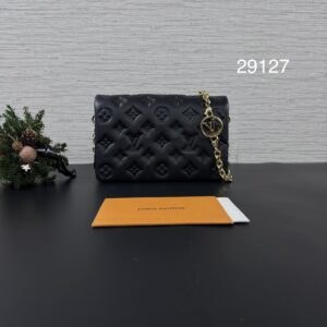 LOUIS VUITTON  Pochette Coussin黑金(29127)