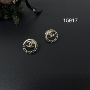 CHANEL  全新經典雙 C 皮革穿鏈圓形耳環(15917)