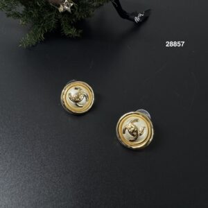 CHANEL  雙c書包釦珍珠圓形耳環(28857)