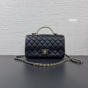 CHANEL 黑金皮穿鏈金屬手把口蓋包(29332)