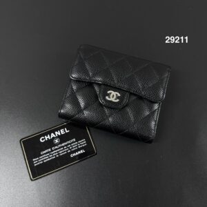 Chanel 全新荔黑銀經典三折短夾(29211)