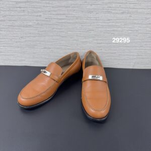 Hermès 經典 Kelly 釦金棕樂福鞋(29295)