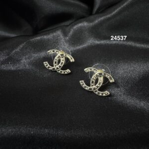 CHANEL 全新雙 C 雕刻星星耳環(24537)