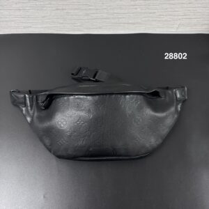 LOUIS VUITTON 黑壓紋腰包胸口包(28802)