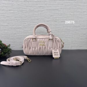 Miu Miu 絨面麂皮保齡球包(29675)