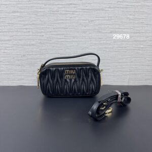Miu Miu 納帕軟皮雙層斜背相機包(29678)