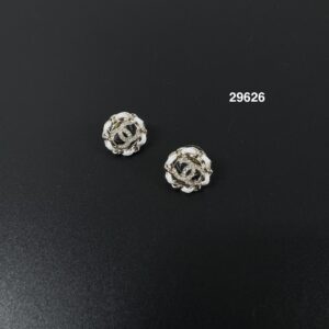 CHANEL 水鑽雙 C拼皮穿繩山茶花鏤空耳環(29626)